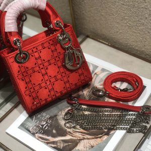 LADY 24 HANDBAG EMBOSSED DIAMOND IN CHERRY RED CALFSKIN