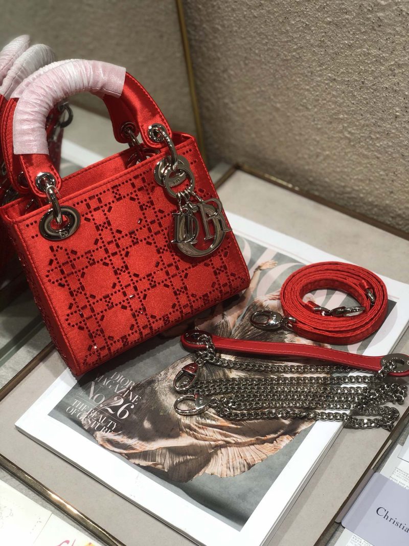 LADY 24 HANDBAG EMBOSSED DIAMOND IN CHERRY RED CALFSKIN