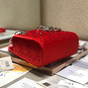 LADY 24 HANDBAG EMBOSSED DIAMOND IN CHERRY RED CALFSKIN