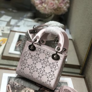 LADY 24 HANDBAG EMBOSSED DIAMOND IN SILVER CALFSKIN