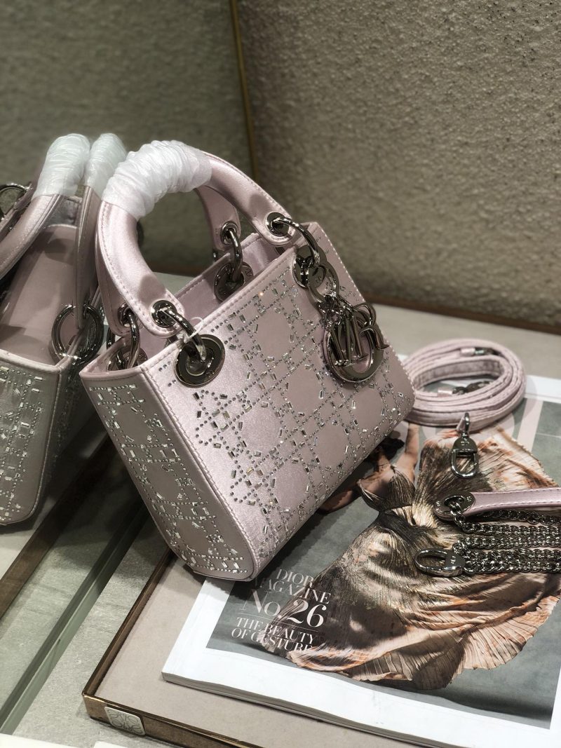 LADY 24 HANDBAG EMBOSSED DIAMOND IN SILVER CALFSKIN