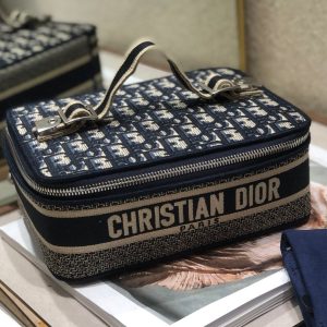 20200326_i1585212585_1661_1_jpg SMALL 24 VANITY CASE IN BLACK MONOGRAM OBLIQUE JACQUARD