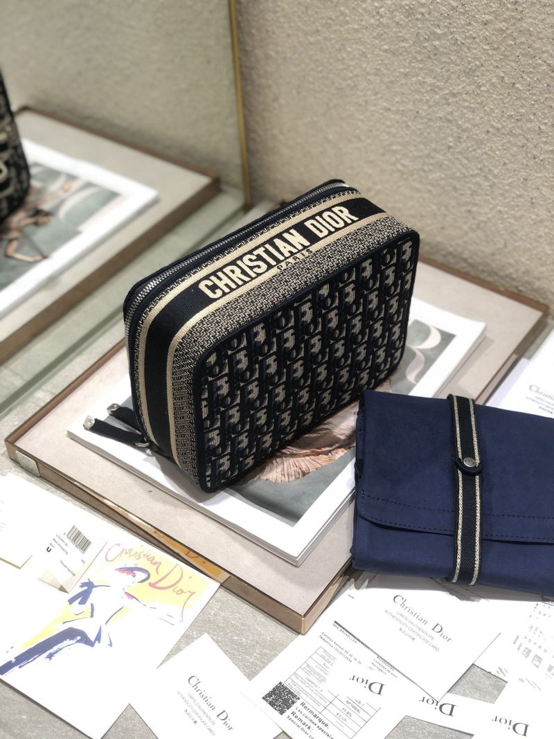 20200326_i1585212585_3431_4_jpg SMALL 24 VANITY CASE IN BLACK MONOGRAM OBLIQUE JACQUARD