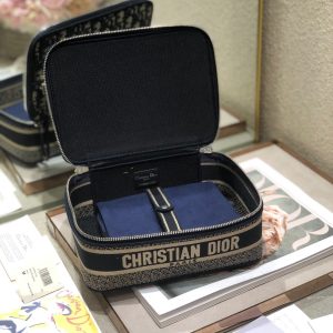 20200326_i1585212585_4861_6_jpg SMALL 24 VANITY CASE IN BLACK MONOGRAM OBLIQUE JACQUARD