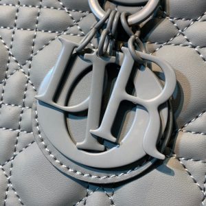 20200522_i1590157184_1199_7_jpg medium lady 24 matte grey calfskin matte grey hardware