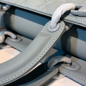 20200522_i1590157184_4255_6_jpg medium lady 24 matte grey calfskin matte grey hardware