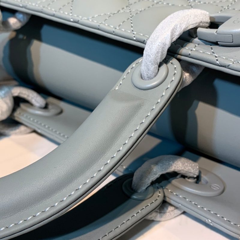 20200522_i1590157184_4255_6_jpg medium lady 24 matte grey calfskin matte grey hardware