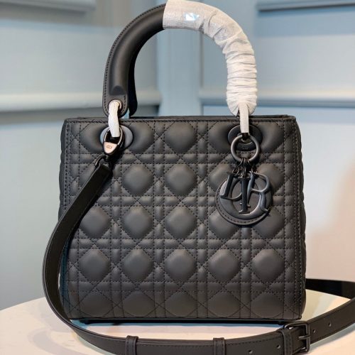 20200522_i1590157532_8834_0_jpg medium lady 24 black calfskin black hardware