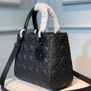 20200522_i1590157532_9356_1_jpg medium lady 24 black calfskin black hardware