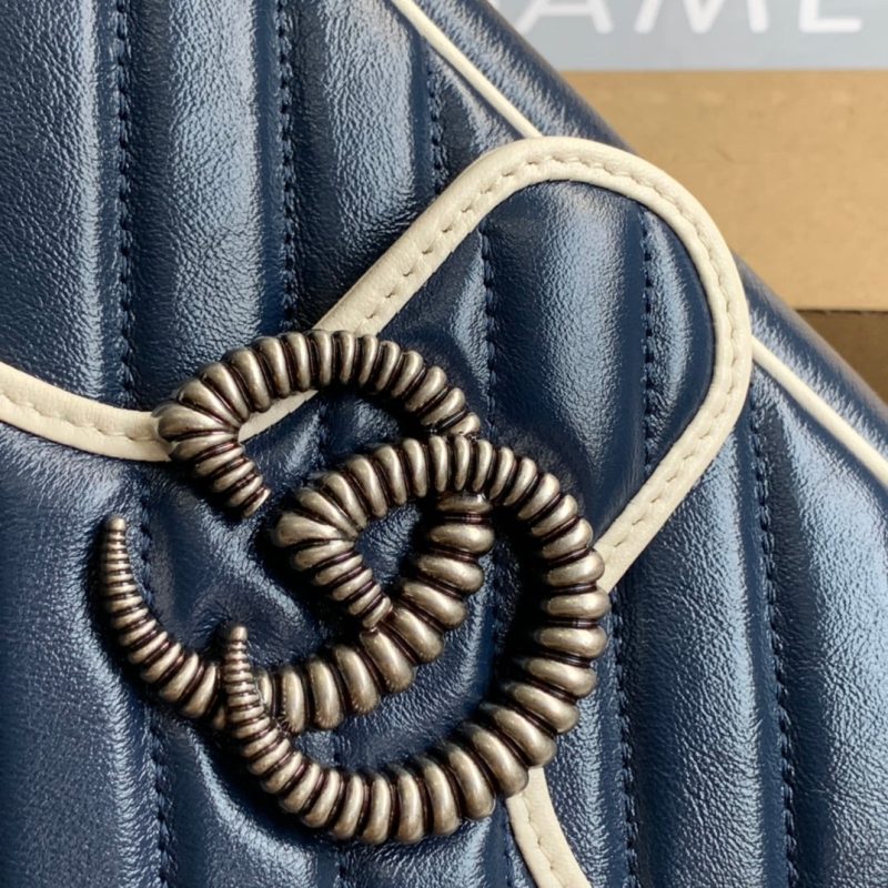 20200611_i1591863434_168_6_jpg GG MARMONT MEDIUM 26 HANDBAG IN MIDNIGHT BLUE CALFSKIN