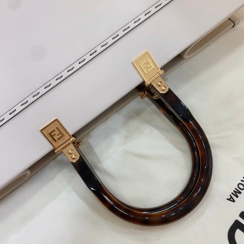 20200704_a1593838269807_4246_jpg SHINE 40 TOTE BAG IN WHITE EMBOSSED CALFSKIN