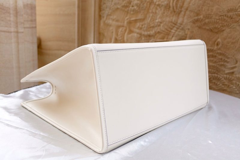 20200730_i1596086196_3335_3_jpg_6262cb43-171e-45c6-981e-b3c7aee74caa Fendi Sunshine Large Bag 40.5 White Leather