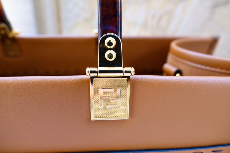 20200819_i1597816089_3116_5_jpg_001e9f44-0dbc-4ce6-bcf8-650030c6654c Fendi Sunshine Large Bag 40.5 Tan Leather