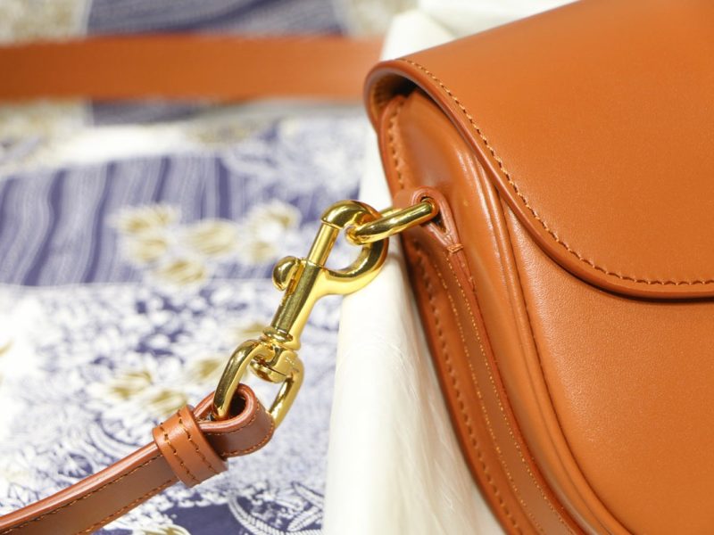 20201011_i1602359974_4529_8_jpg SMALL BOBBY 18 BAG IN CINNAMON BROWN GLOSSY CALFSKIN