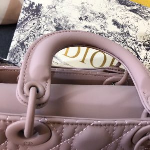 MEDIUM LADY 20 BAG IN LIGHT PINK CALFSKIN
