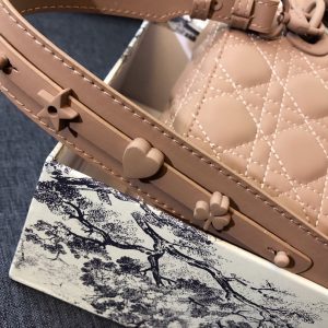 20201016_i1602792984_2240_5_jpg MEDIUM LADY 20 BAG IN CAMEL BROWN CALFSKIN