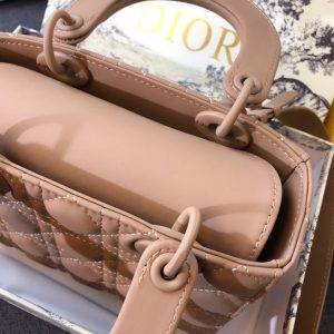 20201016_i1602792984_4896_7_jpg MEDIUM LADY 20 BAG IN CAMEL BROWN CALFSKIN