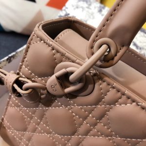 20201016_i1602792984_7856_6_jpg MEDIUM LADY 20 BAG IN CAMEL BROWN CALFSKIN