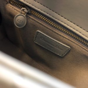 20201016_i1602793034_4917_8_jpg MEDIUM LADY 20 BAG IN GREY CALFSKIN