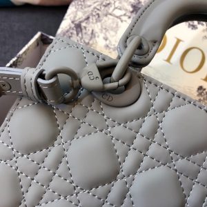 20201016_i1602793034_498_3_jpg MEDIUM LADY 20 BAG IN GREY CALFSKIN