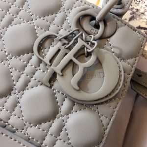 20201016_i1602793034_7074_4_jpg MEDIUM LADY 20 BAG IN GREY CALFSKIN