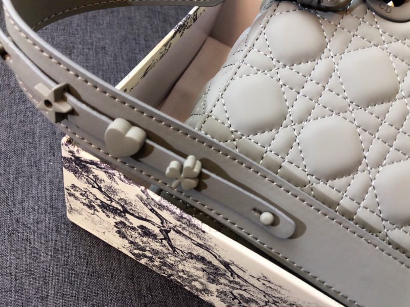 20201016_i1602793034_7823_6_jpg MEDIUM LADY 20 BAG IN GREY CALFSKIN