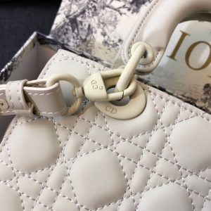 20201016_i1602793069_9436_3_jpg MEDIUM LADY 20 BAG IN WHITE CALFSKIN