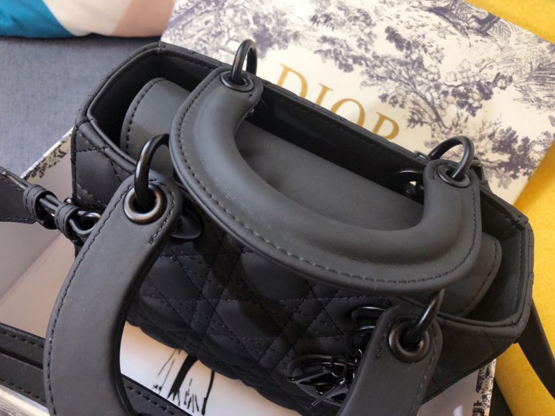 20201016_i1602793102_3405_6_jpg MEDIUM LADY 20 BAG IN BLACK CALFSKIN