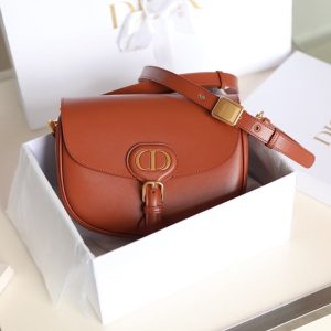 MEDIUM CD BOBBY 22CM DARK TAN CALFSKIN GOLD HARDWARE