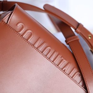 MEDIUM CD BOBBY 22CM DARK TAN CALFSKIN GOLD HARDWARE