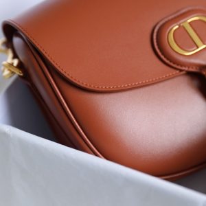 MEDIUM CD BOBBY 22CM DARK TAN CALFSKIN GOLD HARDWARE