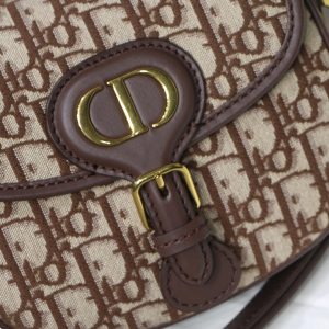 MEDIUM CD BOBBY 22CM CHOCOLATE OBLIQUE CANVAS GOLD HARDWARE