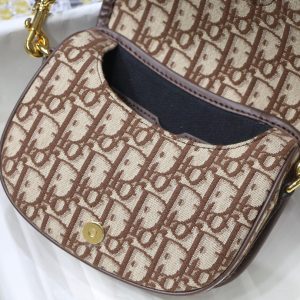 MEDIUM CD BOBBY 22CM CHOCOLATE OBLIQUE CANVAS GOLD HARDWARE