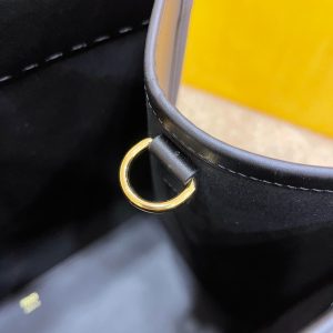 20201126_a1606360708514_7114_jpg SHINE 40 TOTE BAG IN BLACK EMBOSSED CALFSKIN