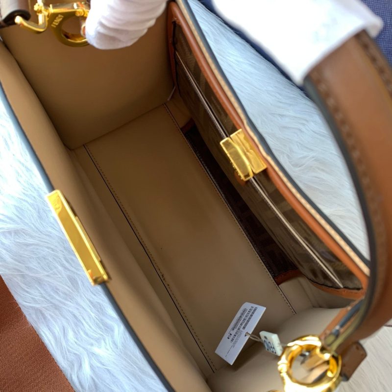 20201205_a1607144780486_5551_jpg_1ff15309-2da2-4dda-bcf5-7ee3722f9e42 Peekaboo X-lite medium 30cm Bag tan lambskin gold hardware