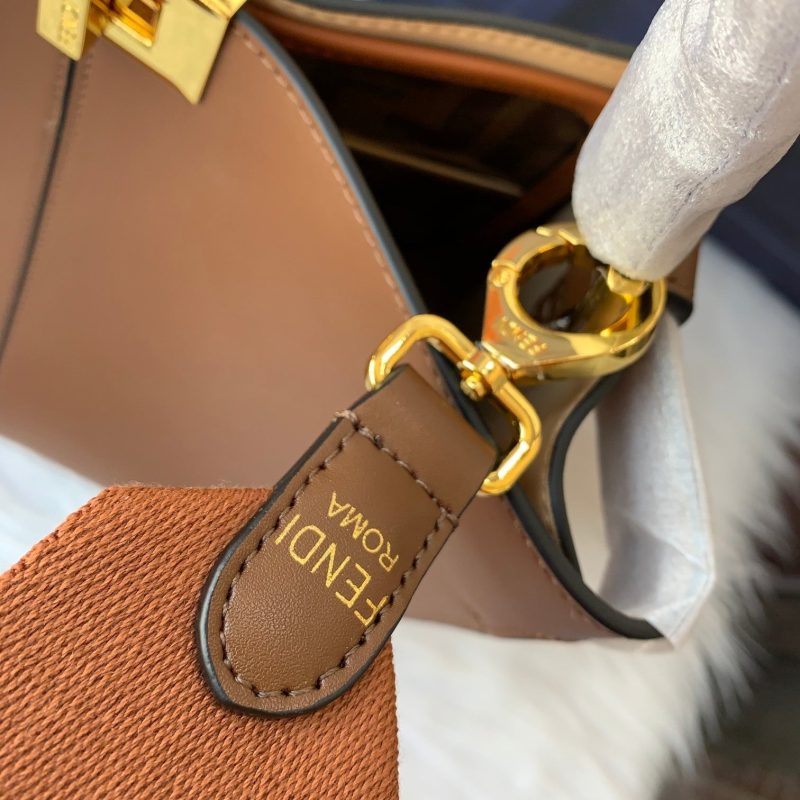 20201205_a1607144780868_3770_jpg_bfc1d795-df57-4a64-a7ca-dad80c8b3386 Peekaboo X-lite medium 30cm Bag tan lambskin gold hardware