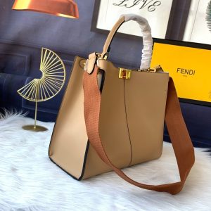 20201205_a1607145197243_5621_jpg_63ea578e-59ee-408a-99bf-332f511a11b9 Peekaboo X-lite medium 30cm Bag light brown lambskin gold hardware