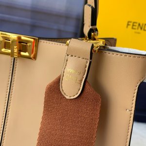 20201205_a1607145198903_4275_jpg_f838a906-5ab3-4d46-9ecb-5c95173f1ce1 Peekaboo X-lite medium 30cm Bag light brown lambskin gold hardware