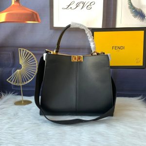 20201205_a1607145286162_4824_jpg_5a08c342-966f-4f39-a131-1300cb5b1083 Peekaboo X-lite medium 30cm Bag black lambskin gold hardware