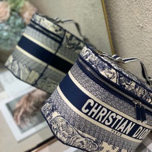 20201214_i1607929012_7598_5_jpg_1813d19a-5993-4c11-b1bf-b4cb021a46ab SMALL 25 VANITY CASE IN BLACK MONOGRAM OBLIQUE JACQUARD