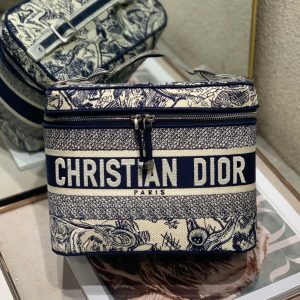 20201214_i1607929012_9867_0_jpg_136c0df7-874a-47d0-830d-13a98edd738c SMALL 25 VANITY CASE IN BLACK MONOGRAM OBLIQUE JACQUARD