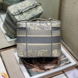 20201214_i1607929134_6786_3_jpg SMALL 25 VANITY CASE IN PASTEL GRAY MONOGRAM OBLIQUE JACQUARD