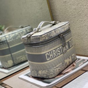 20201214_i1607929134_9593_5_jpg SMALL 25 VANITY CASE IN PASTEL GRAY MONOGRAM OBLIQUE JACQUARD