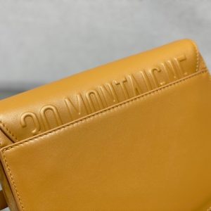 20210421_i1618941928_3767_6_jpg MEDIUM CD BOBBY 22CM BROWN CALFSKIN GOLD HARDWARE