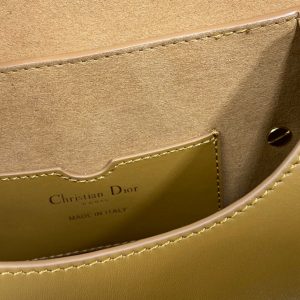 20210421_i1618941928_7911_8_jpg MEDIUM CD BOBBY 22CM BROWN CALFSKIN GOLD HARDWARE