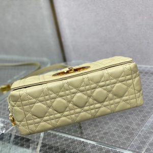 medium caro 25.5 light yellow calfskin