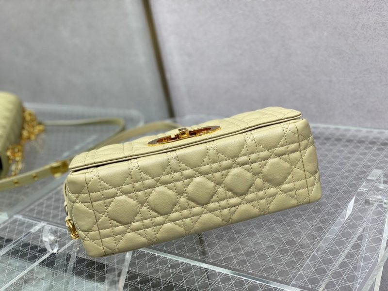 medium caro 25.5 light yellow calfskin