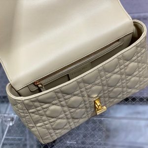 medium caro 25.5 light yellow calfskin