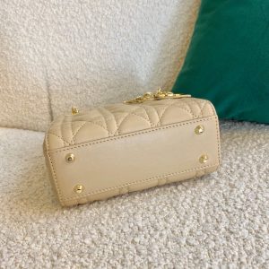 20210518_i1621350698_7896_3_jpg mini lady 17 mellow yellow lambskin