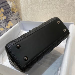 20210927_i1632716685_3174_6_jpg small lady 20 black lambskin shw